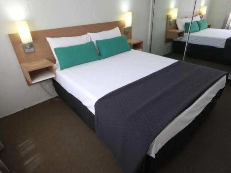 Darcy Arms Hotel Motel Gold Coast Kültér fotó